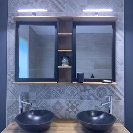 Ferienhaus Maison Familiale Moderne Avec Grand Jardin A - Un Havre De Paix Pour Vos Bommes