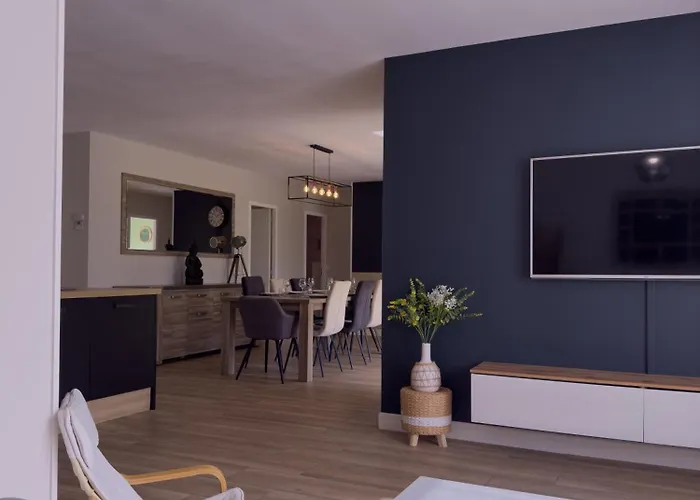 Maison Familiale Moderne Avec Grand Jardin A - Un Havre De Paix Pour Vos